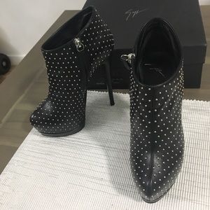 Giuseppe Zanotti Eva leather bootie size35